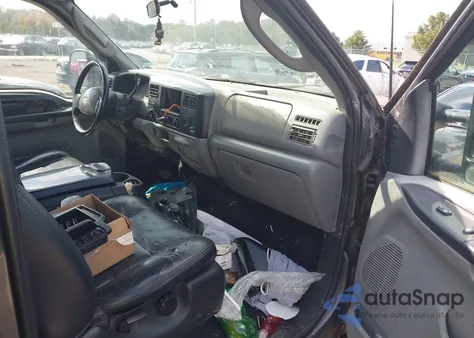 2003 Ford F-250 Lariat/Xl/Xlt z USA, uszkodzony, nr VIN 1FTNX21L63ED71094